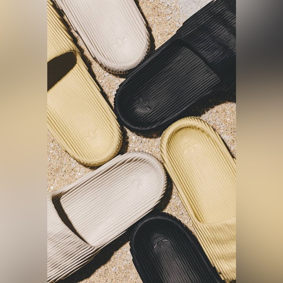 Adilette 22 Slides St Desert Sand / Tan Cream - Picture 9 of 16